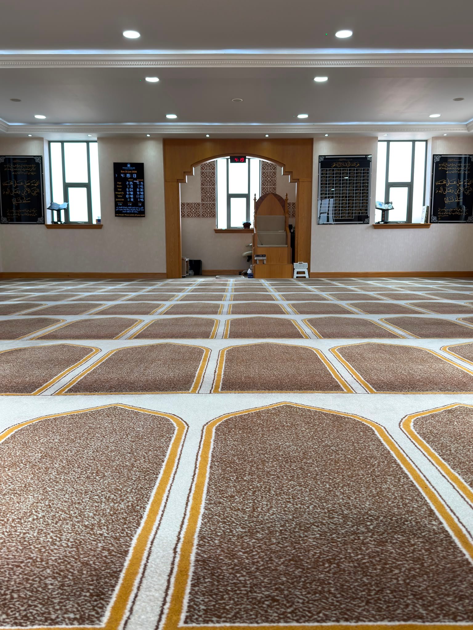 Makki Masjid mihrab and prayer hall