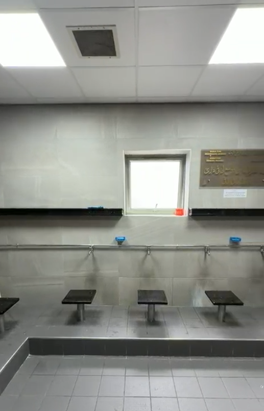 Video showing the wudhu area at Makki Masjid